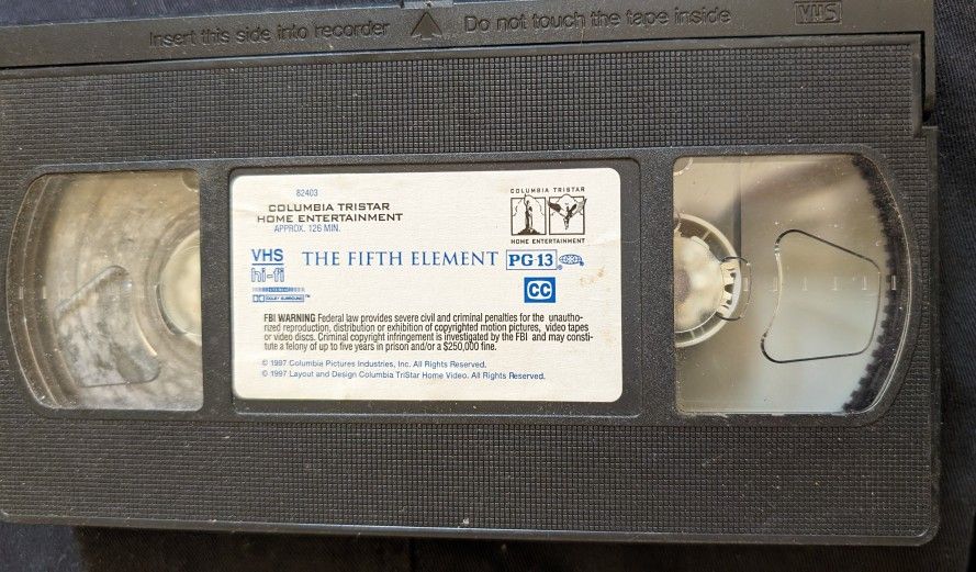 Movie Vcr Tape The Fifth Element pg13, 1997, 126 min cc Bruce Willis, Ancient curses, all-powerful monsters, shape-changing assassins, scantily-clad s