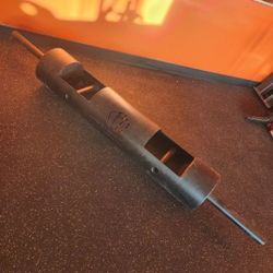 STRONGMANS LOG SOLID STEELE ( EXCELLENT CONDITION  )