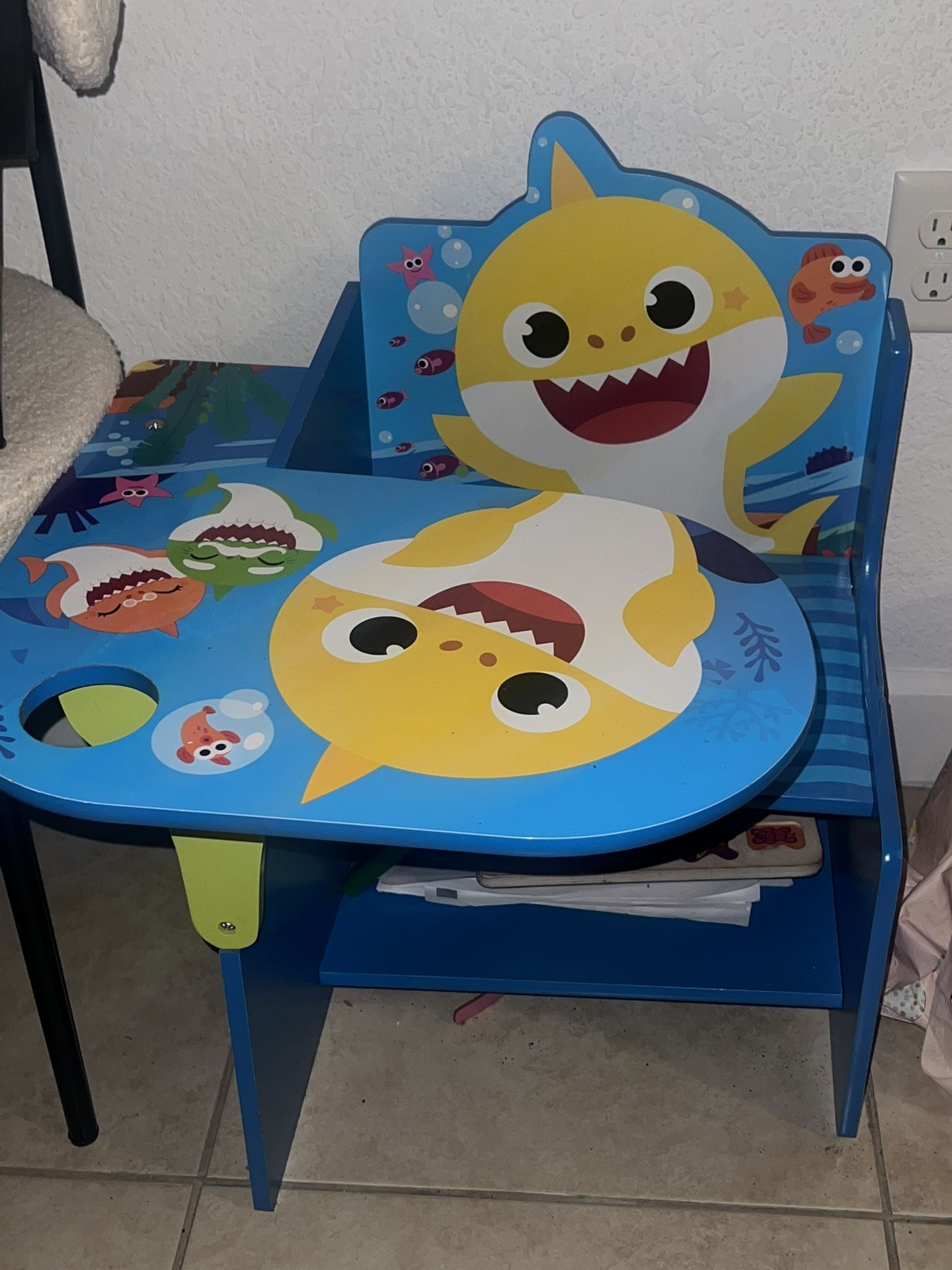 Baby Shark Toddler Desk