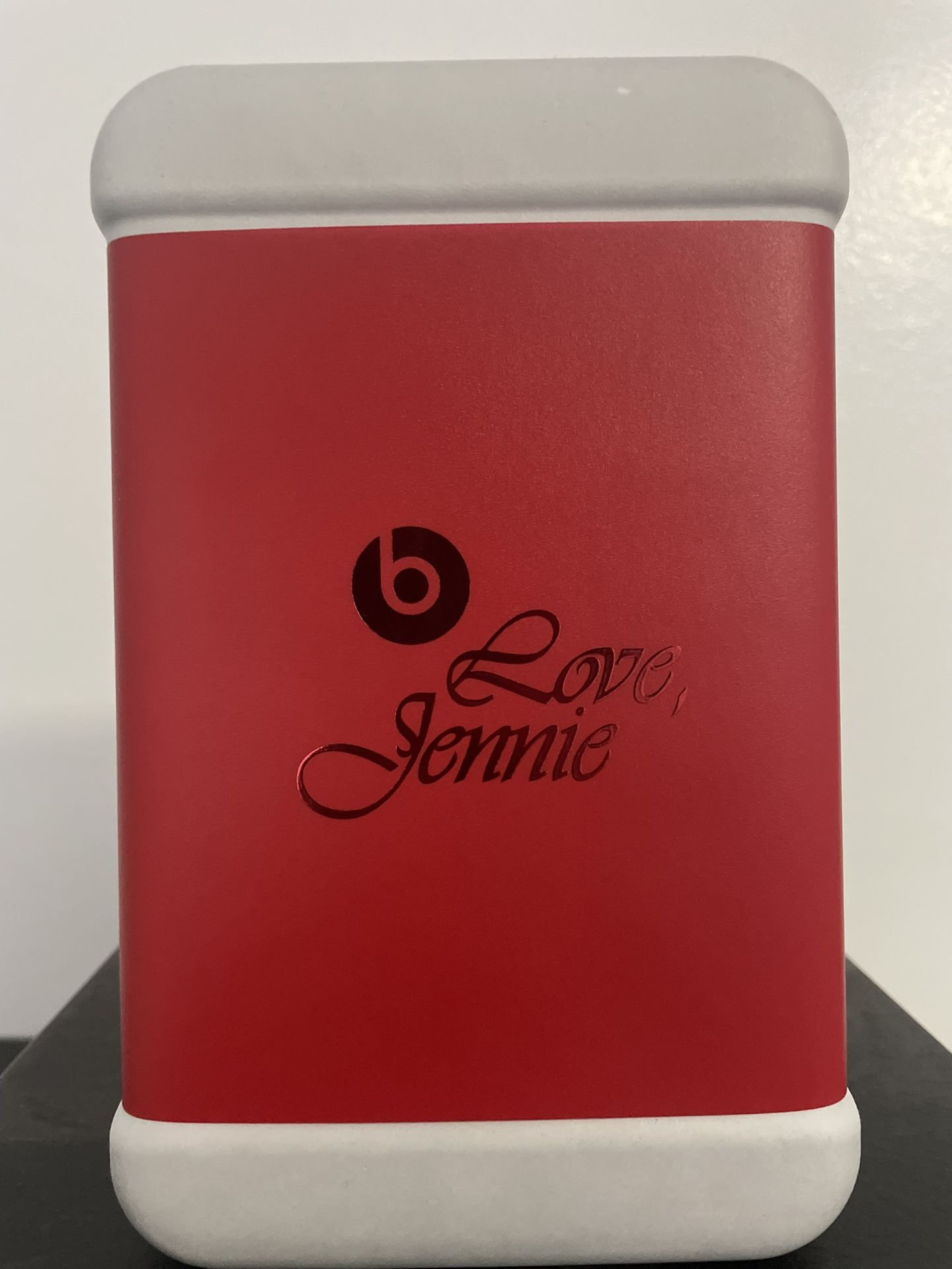 Beats Solo 4 Jennie Edition