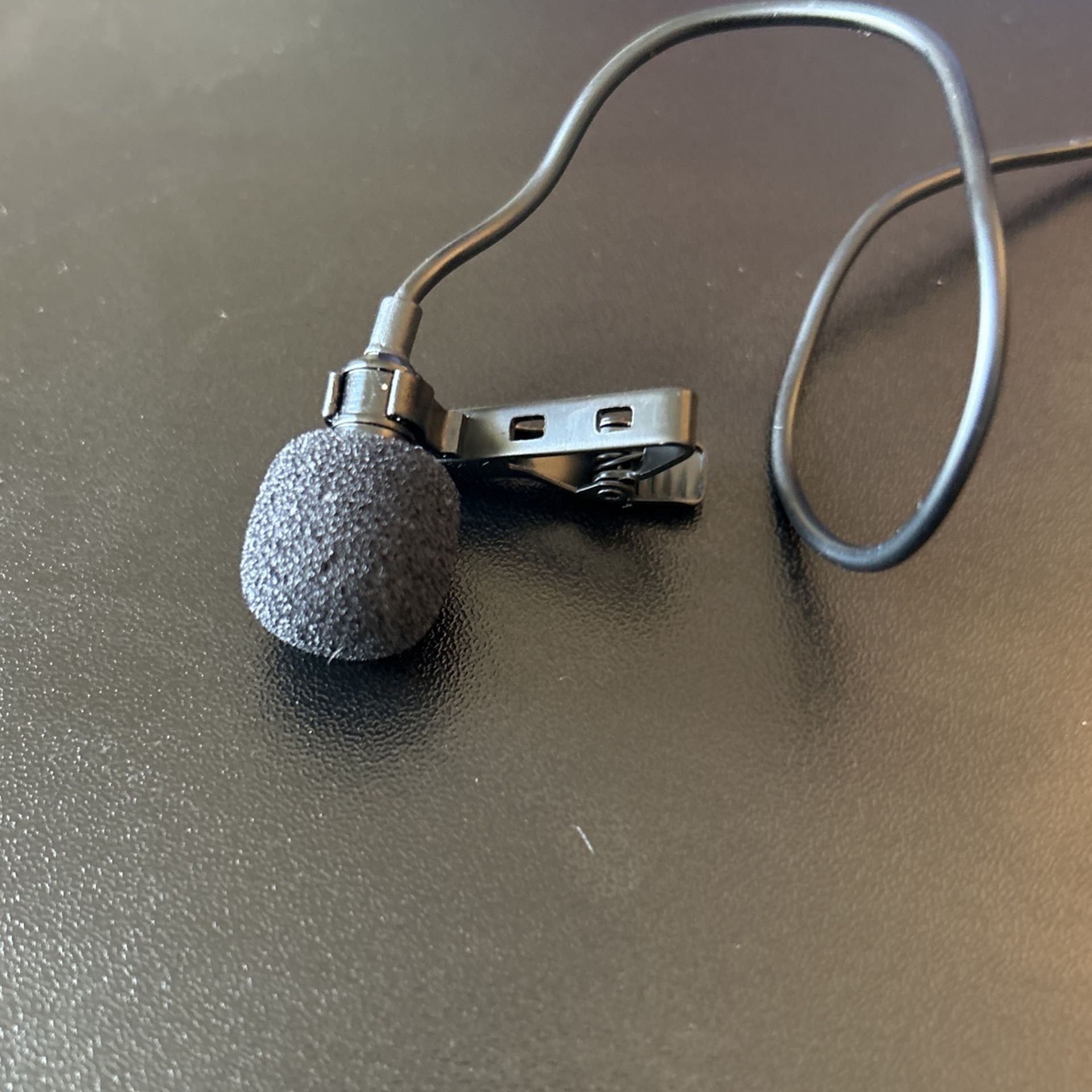 🧑🎤 Only $8.00 - Wired Lapel Microphone In Good Condition🧑🎤
