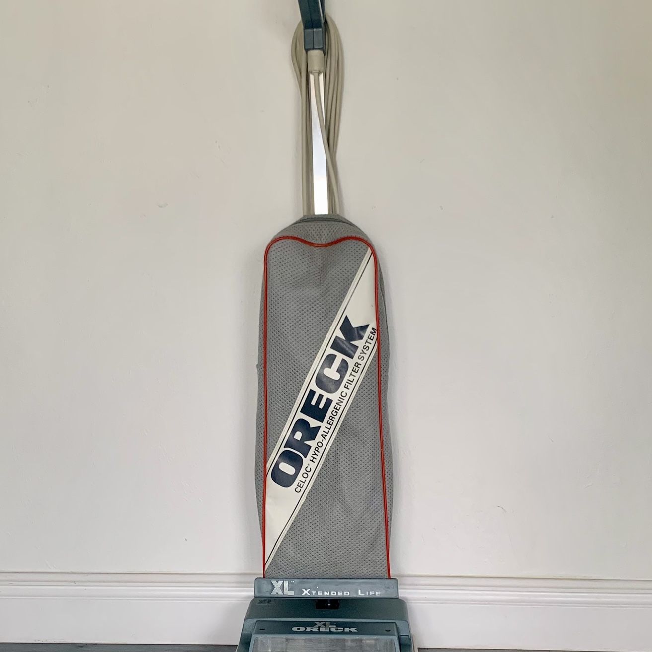Oreck XL Xtended Life Upright Vacuum Cleaner Bagged XL9100 CELOC