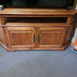 Corner TV stand