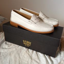 Original G.H. BASS Genuine White leather Penny Loafer W7