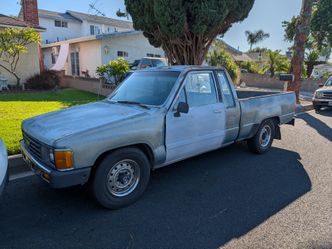 1985 Toyota Pickup Truck