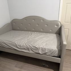 Full Size Daybed