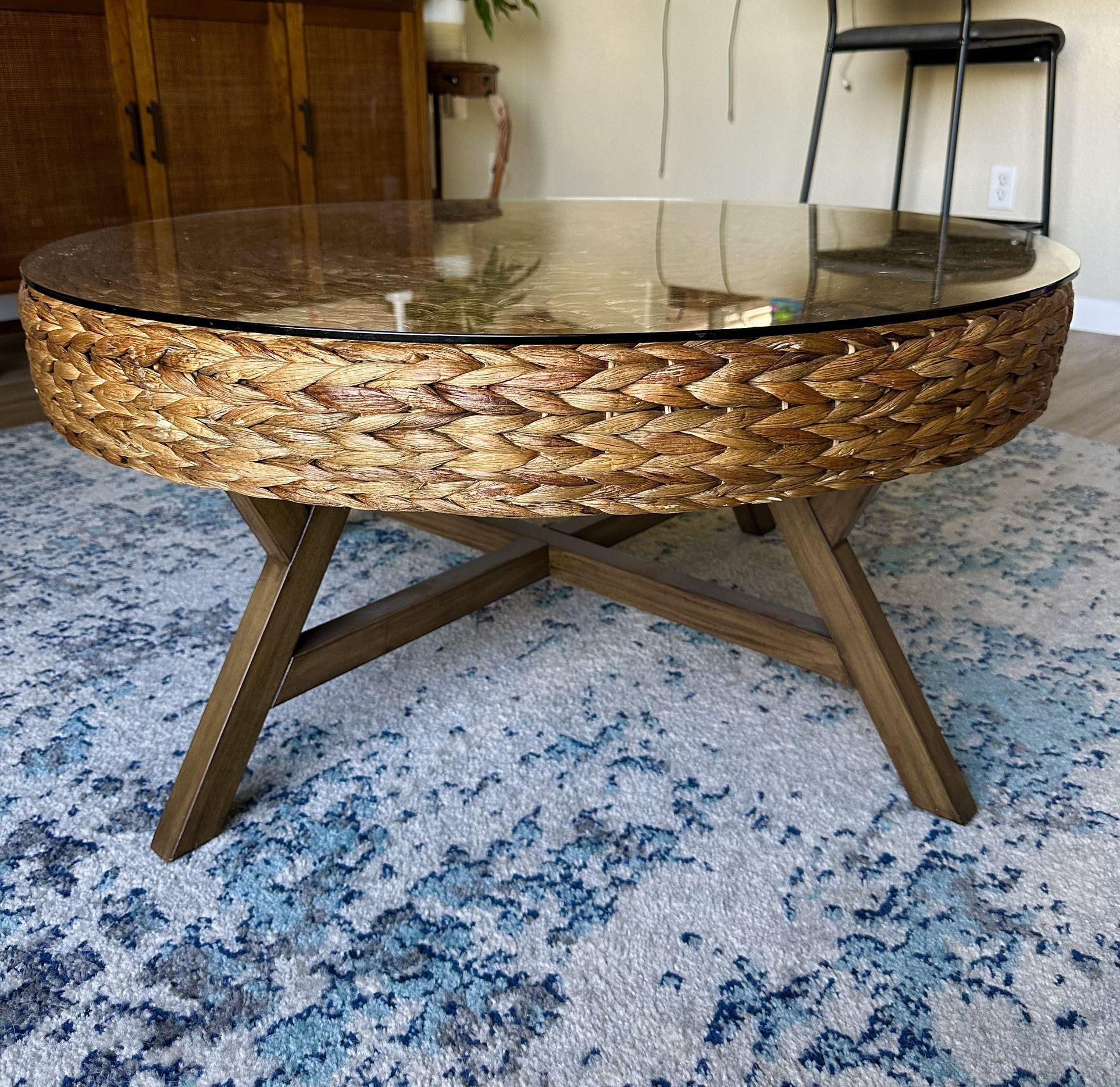 Gorgeous 🤩 Round Coffee Table❣️