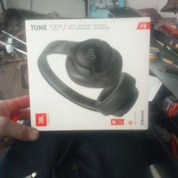 JBL Tune 720