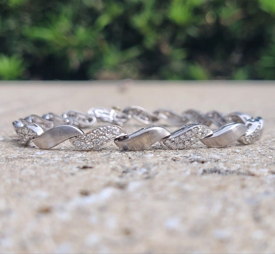 14K Gold 2.16 CT VS2 Diamond Bracelet (Includes Jewelry Box)