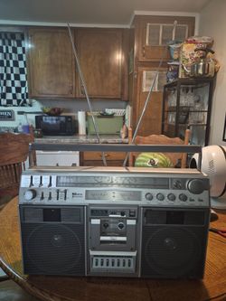 vintage Aiwa TPR-950 stereo boombox (OBO)