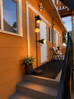 Floor lamp