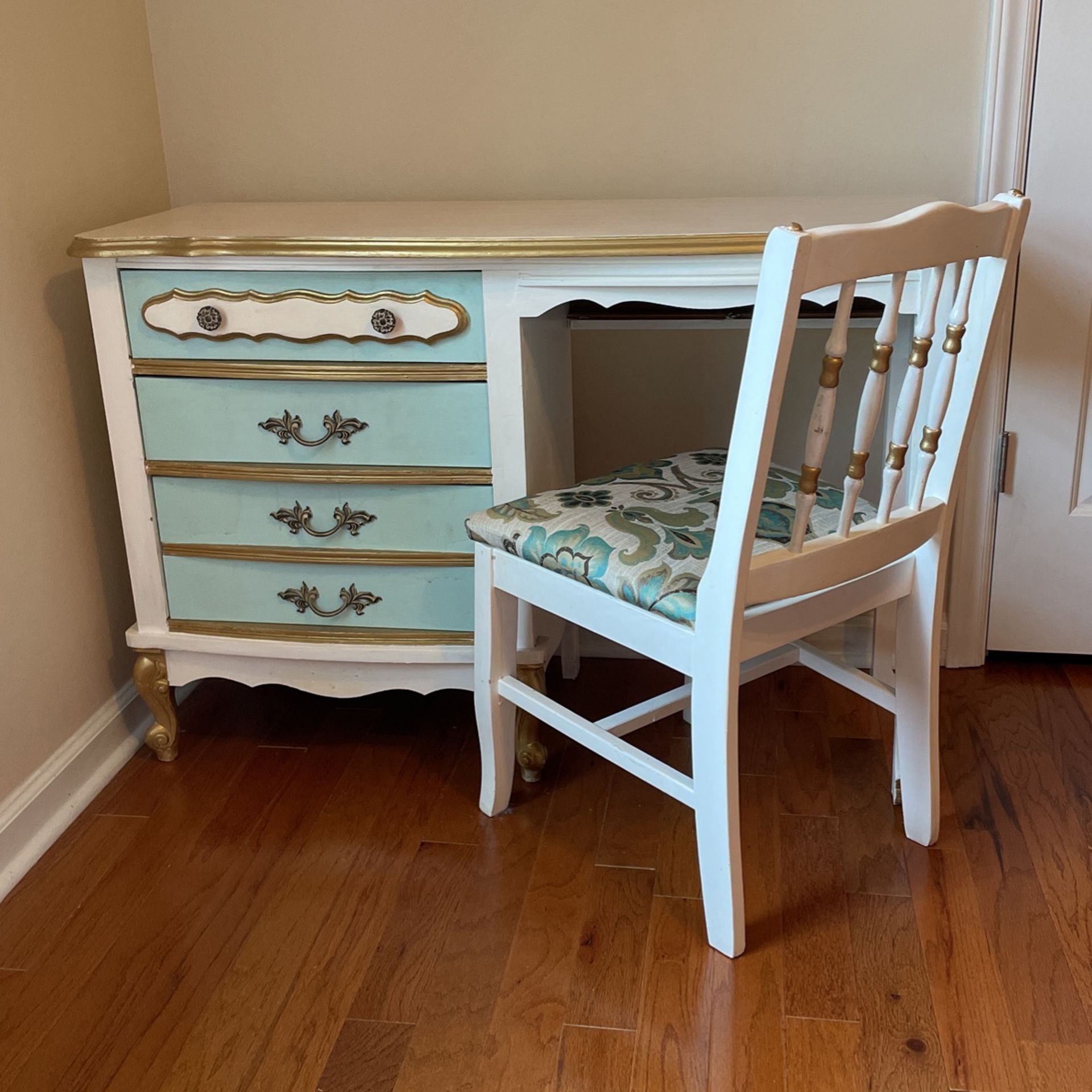 Vintage Desk Or Vanity