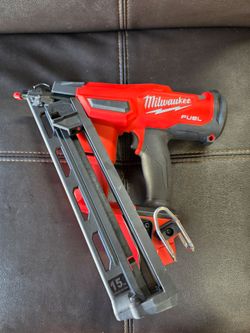 Milwaukee M18 FUEL 15 Gauge Angled Finish Nailer (Tool-Only)