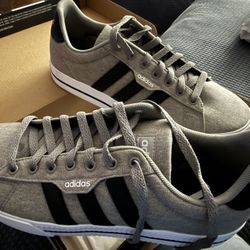 Men’s 8.5 adidas Daily :.0