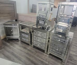 New Mirror Nightstand And Corner Table $99🔥