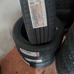 Set of 4 brand new tires 225/50/18