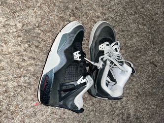 Jordan 4 Size 4Y