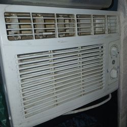General Electric Window AC Unit 5000 BTU