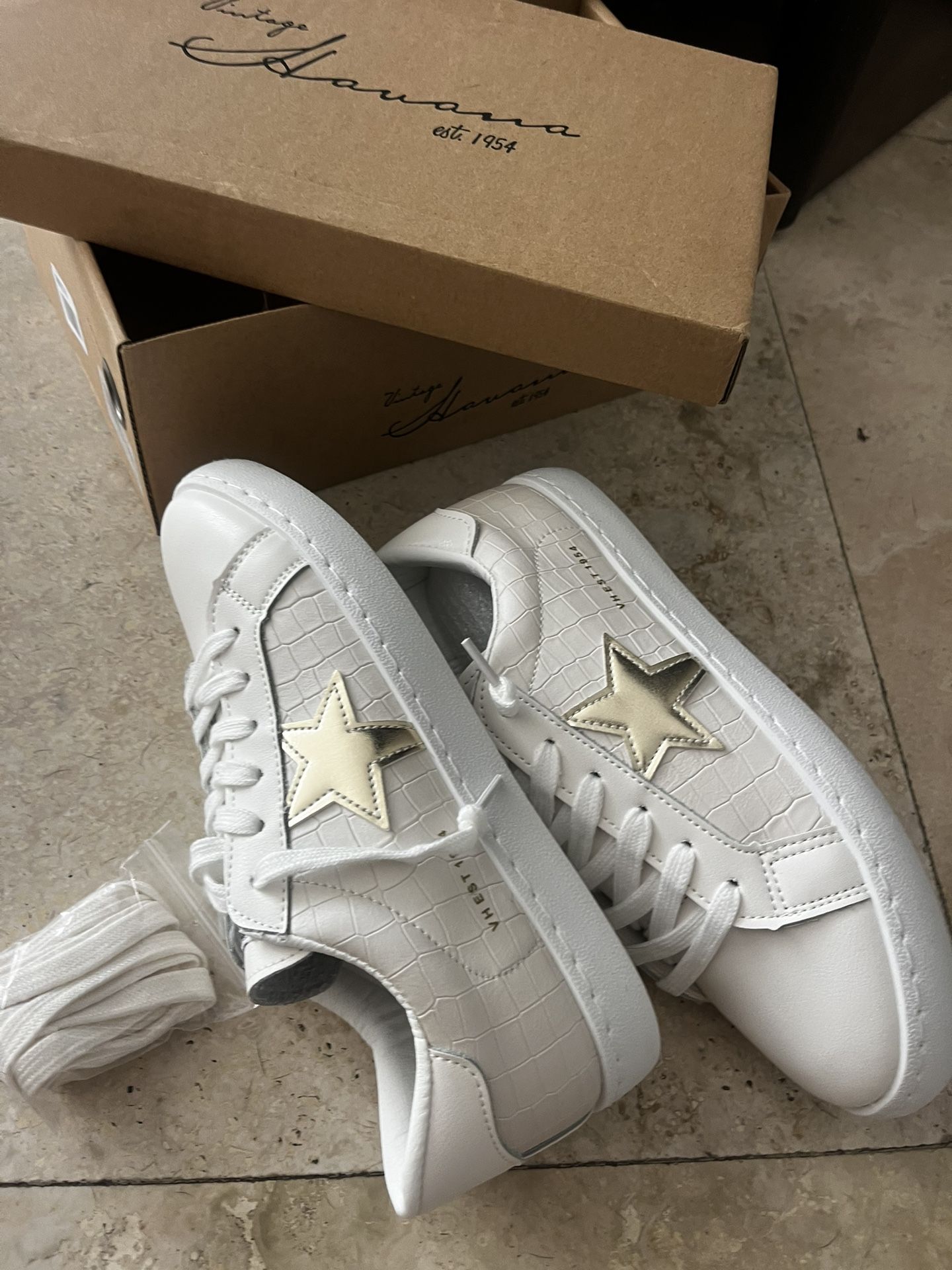 Vintage Savanah’s Size 7