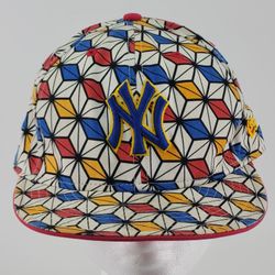 NY Yankees NEW ERA 59FIFTY MLB Hat Isosceles Cubes Fitted Cap Size 8