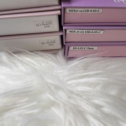 Premade lash extensions