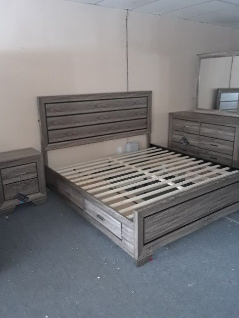 Four Piece King Bedroom Set With King Platform Storage Bed Frame Dresser Mirror And Night Stand