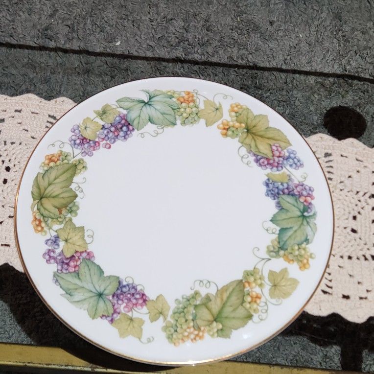 Vine Harvest Cake Plate