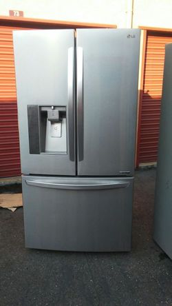 Refrigerador LG 3 puertas agua y hielo modelo reciente medidas 35x71 3 meses de Garantía Delivery Free