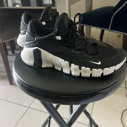 Women’s Nike Metacon Size 6.5