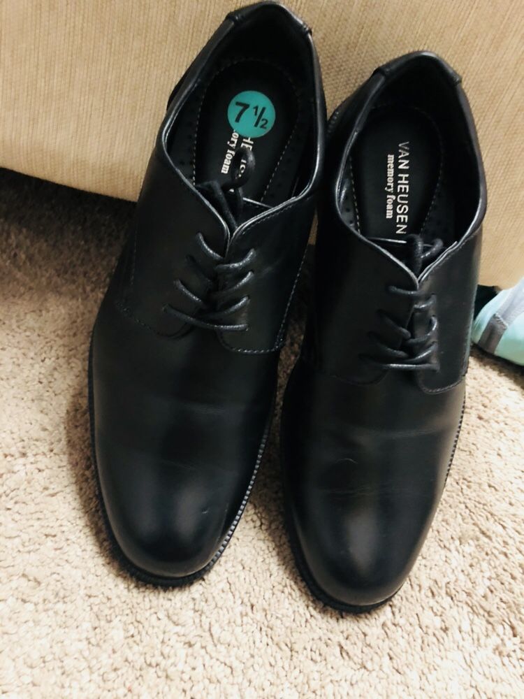 Dress shoes