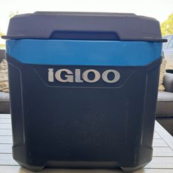 Igloo Rolling Cooler