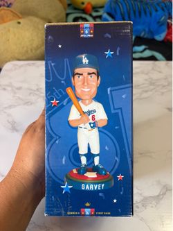 Bobble head