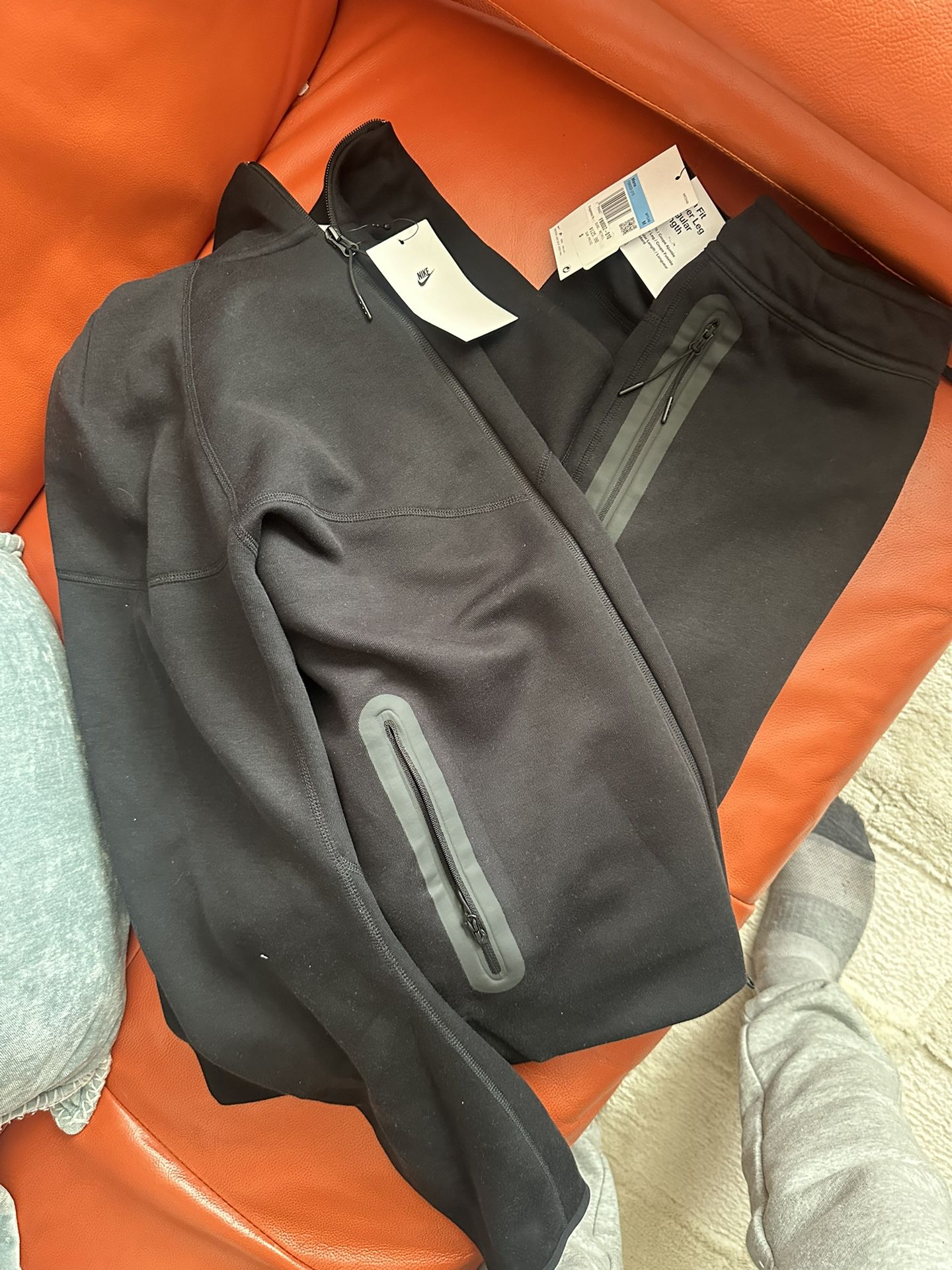 Medium Nike tech (B) Only top Pants Sold