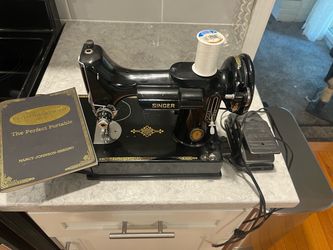 Singer featherweight 221