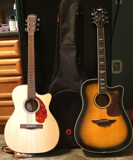 (Used) Fender And Keith Urban Acoustic Guitars W/ Carry Case with strap. 