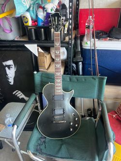 Fernandes Monterey Deluxe Tremolo Black Satin guitar