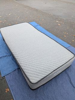 NEW Siena 10" Signature Hybrid Mattress Twin XL