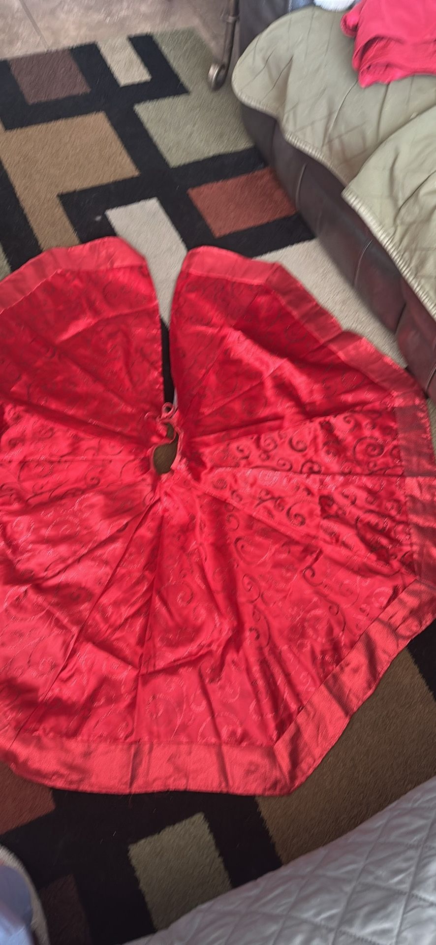 Glittery, red tree skirt