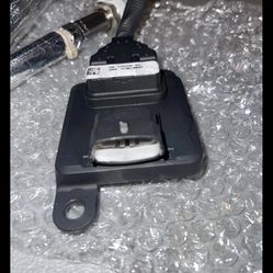 The Genuine Cummins OEM NOx Sensor 5293 295rx