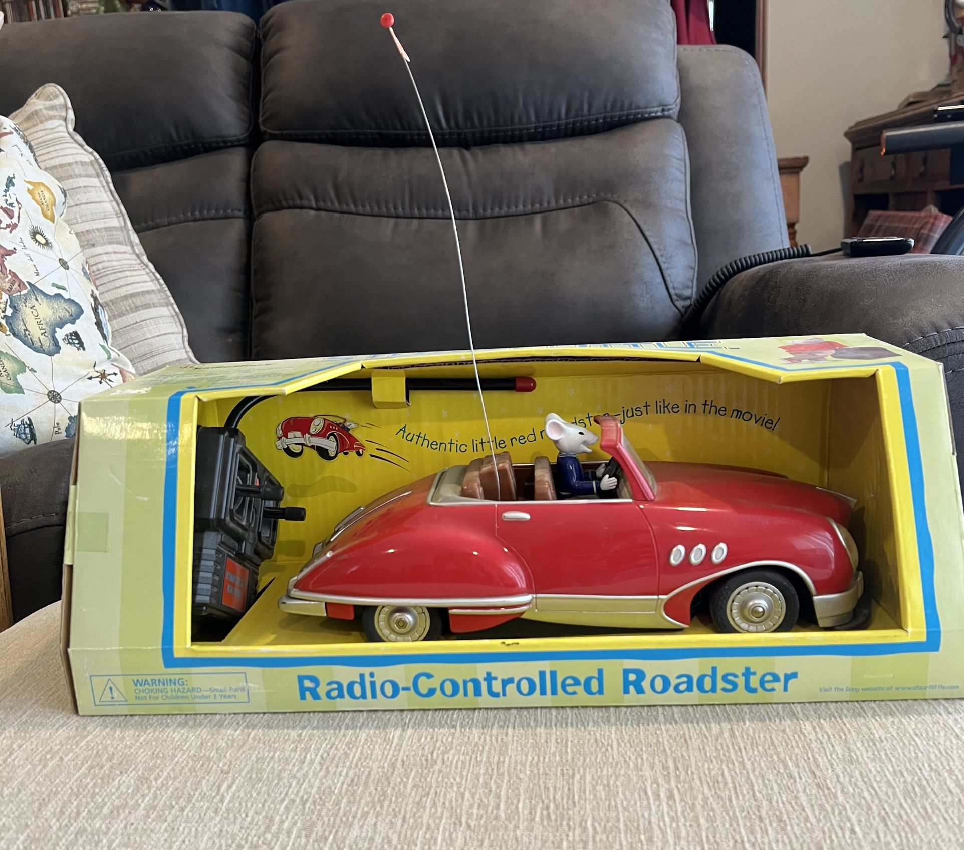 Vintage Stuart Little radio controlled roadster