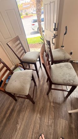 Free Chairs