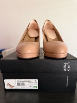 Beige Women’s Heels  size :7.5 W