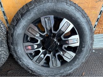 Denali 2500 OEM 8 lug 20” wheels & tires