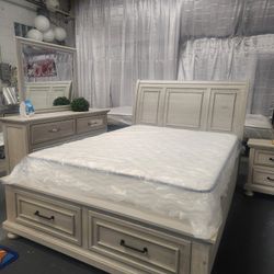 Queen Set And Mattress 