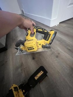 DeWalt XR Power Detect 20V MAX