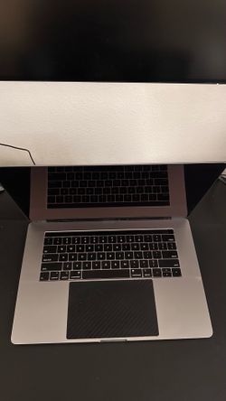 MacBook Pro 15” i7 | 16GB RAM | Radeon Pro 555X | 256GB SSD