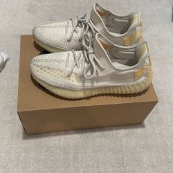 Yeezy boost 350 V2 Light 