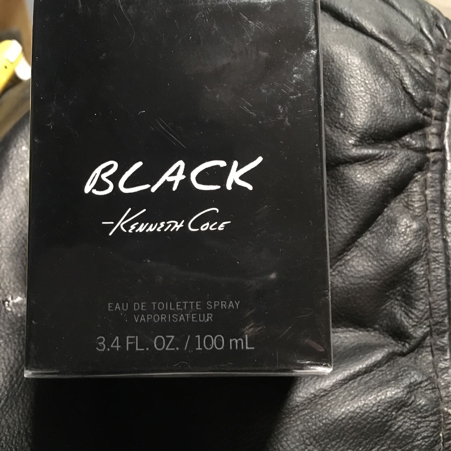 Cologne  Kenneth Cole BLACK