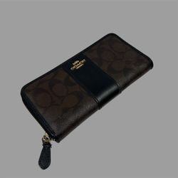 COACH Wallet - Brown