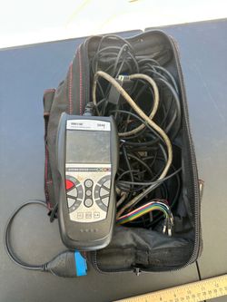Innova 3040C OBD2 Diagnostic Scanner Code Reader With Adapter Cable Kit Case